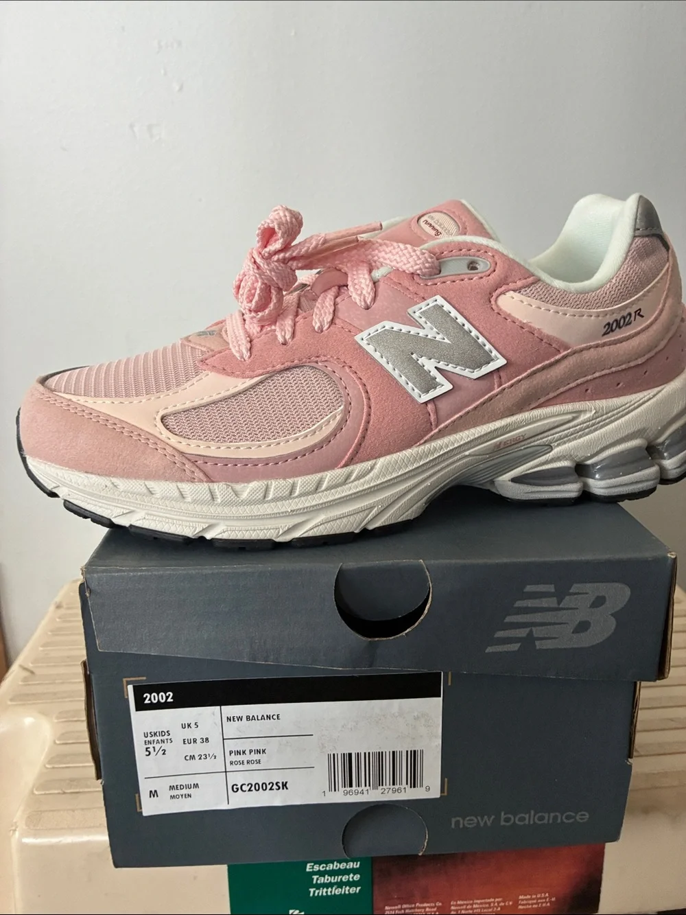 New Balance Women’s 2002R Soft Pink Sneakers (Never used)